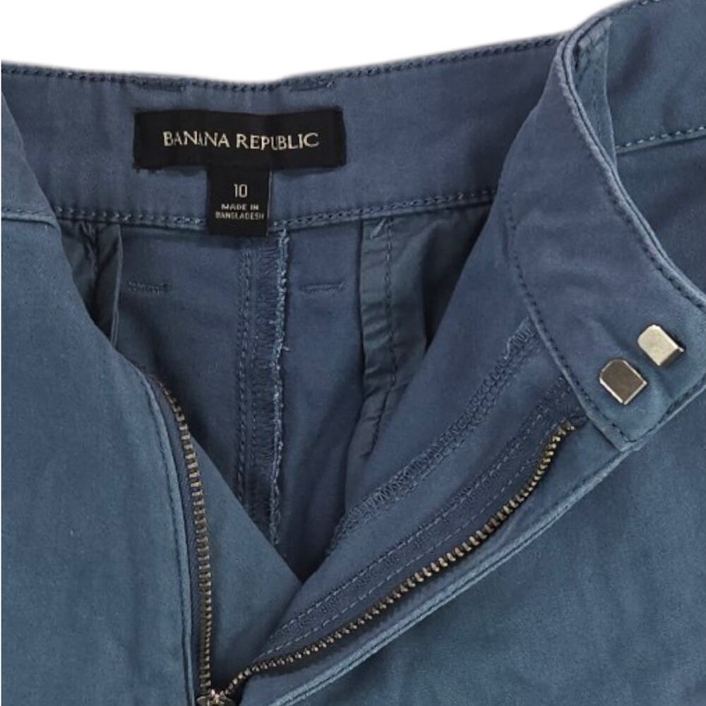 Banana Republic | Blue 5" Flat Front Hi-Rise Shorts | Size  10 - Picture 2 of 4